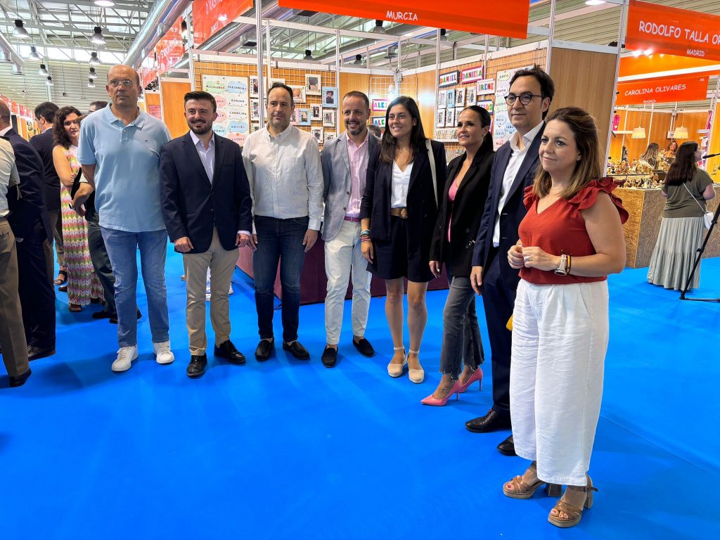  Políticos acuden a la inauguración Feria de Artesanía