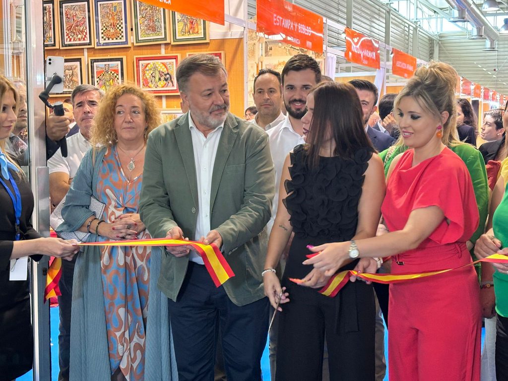  Políticos acuden a la inauguración Feria de Artesanía