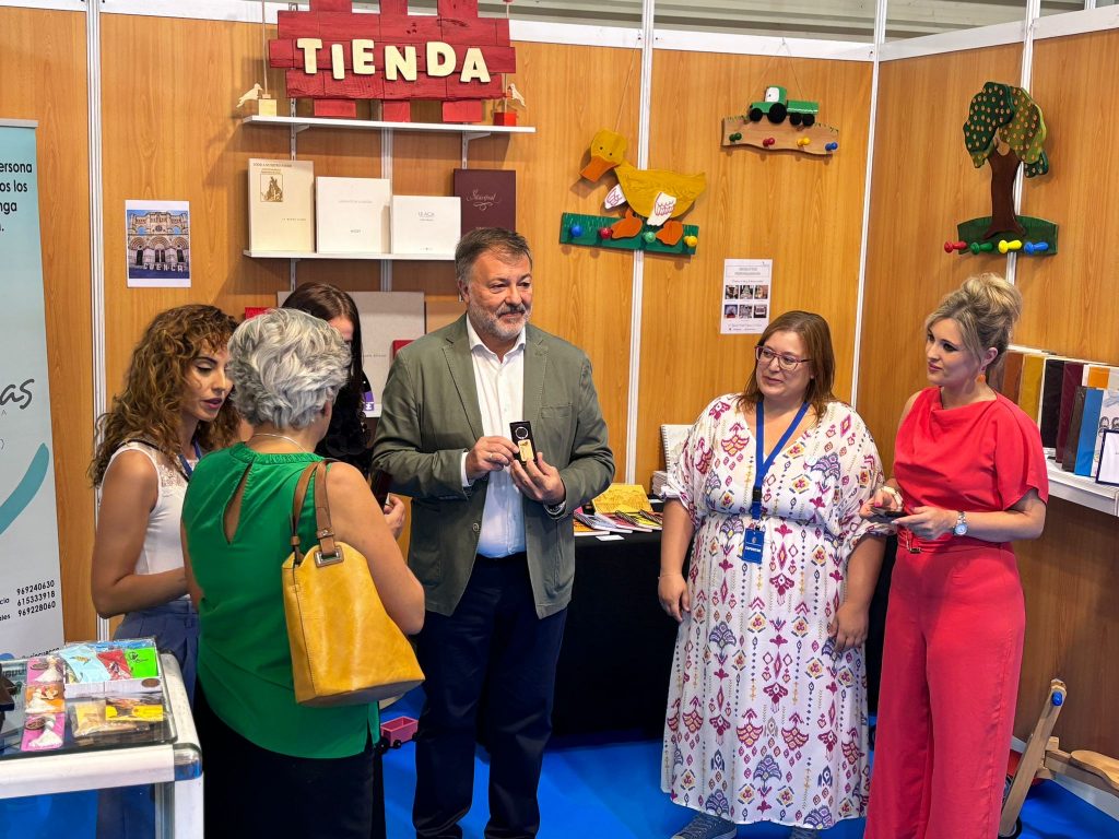  Políticos acuden a la inauguración Feria de Artesanía