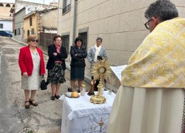 Fuentelespino de Haro celebra con devoción, música y danzas su Corpus de octubre